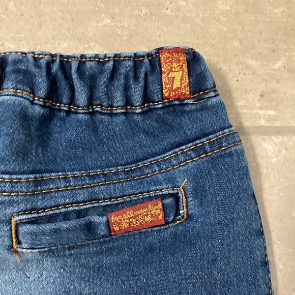 Set - Picture 5 of 10